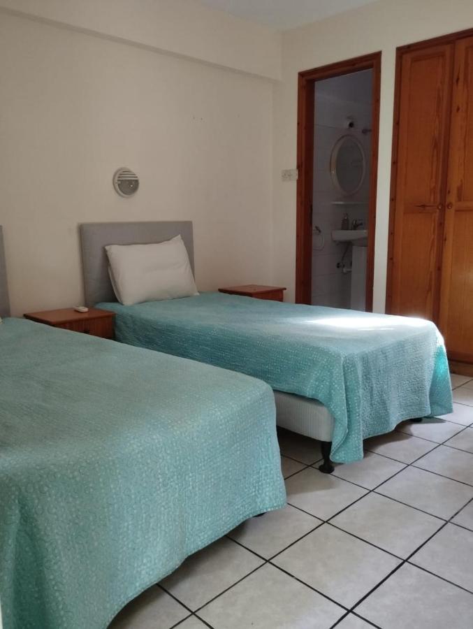 rooms3.jpg
